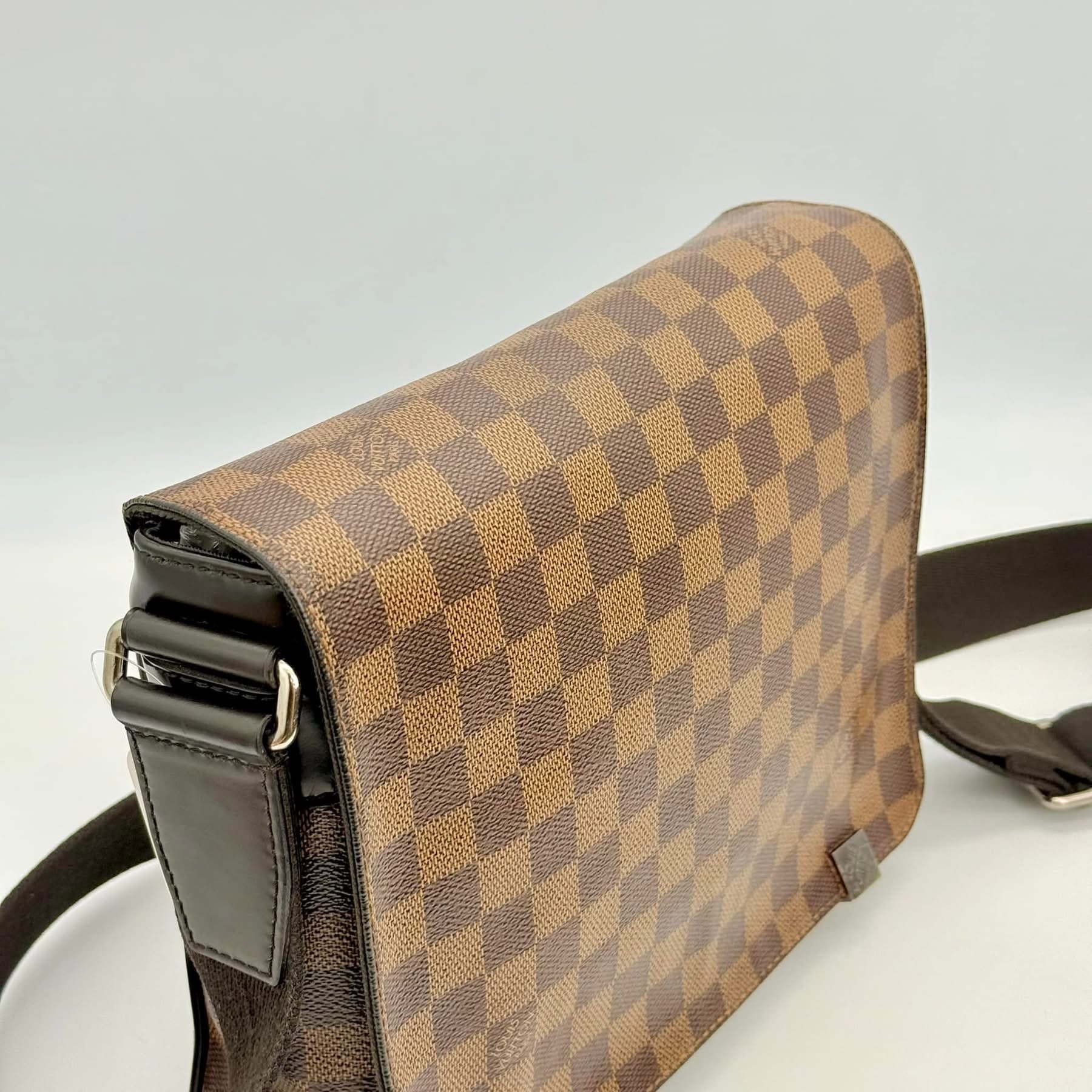 Louis Vuitton Damier District PM Messenger Bag