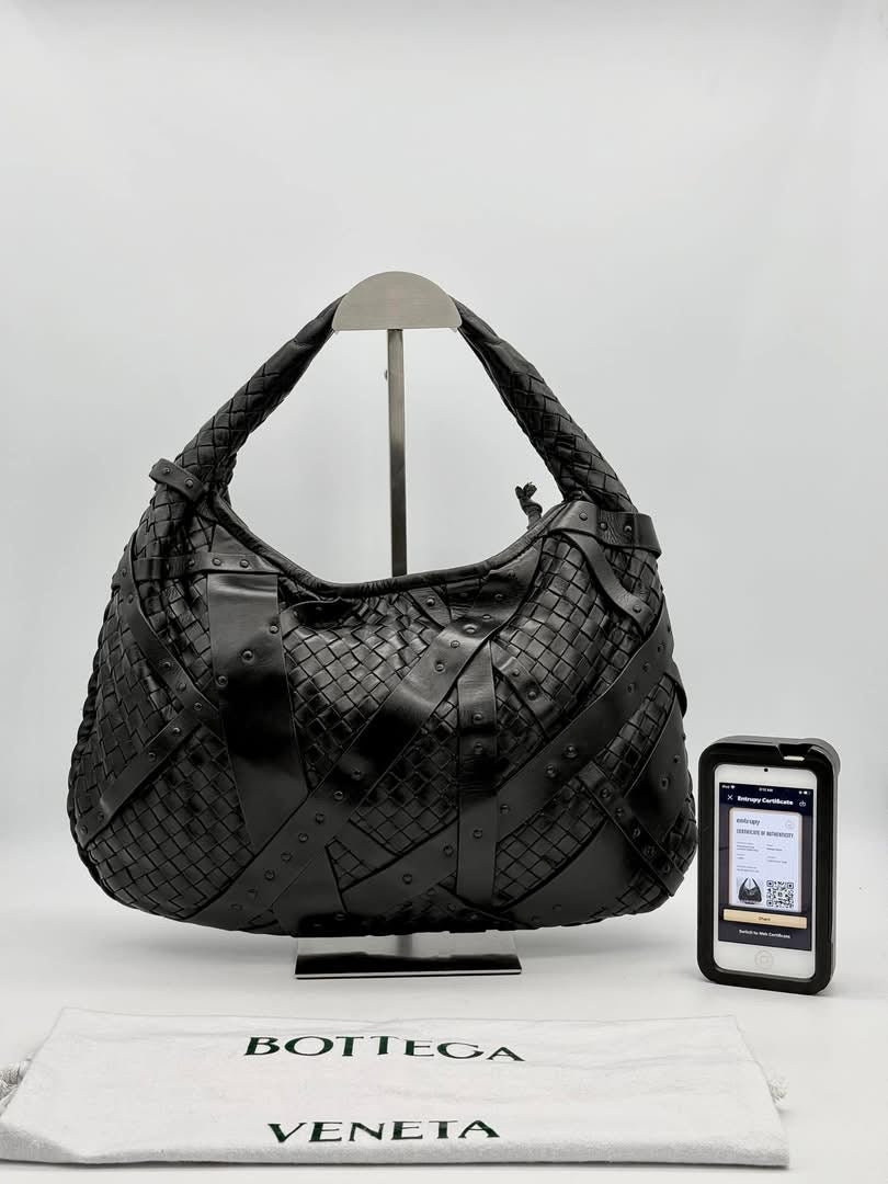 Bottega Veneta Shoulder Bag Intrecciato Leather Black