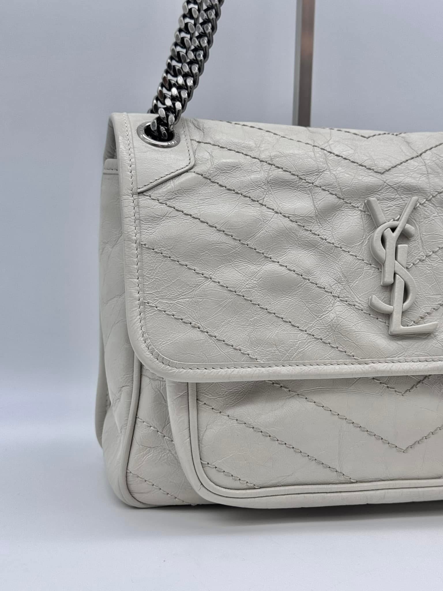 Saint Laurent Medium Niki Chain Bag in Blanc Vintage - White