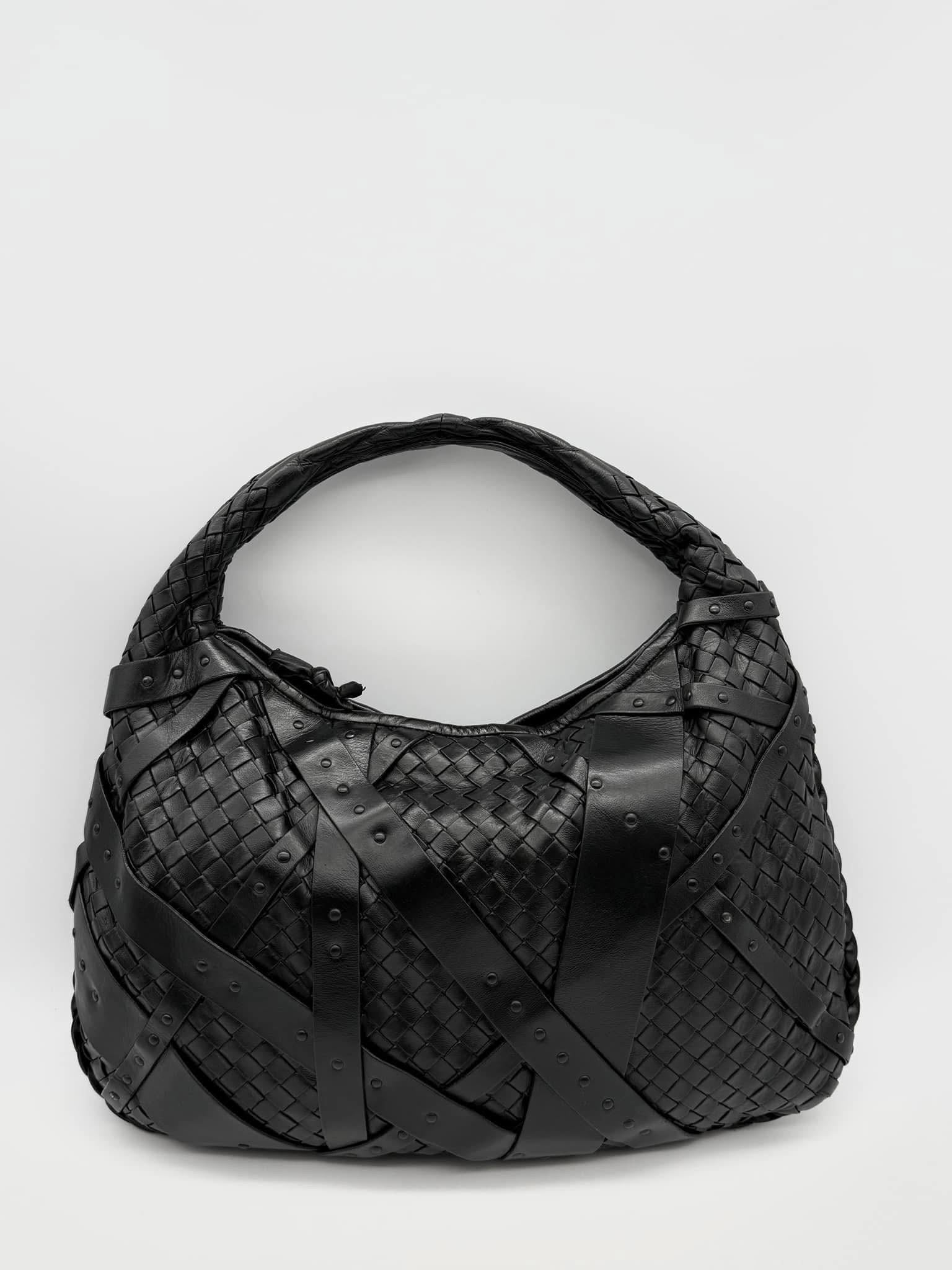 Bottega Veneta Shoulder Bag Intrecciato Leather Black