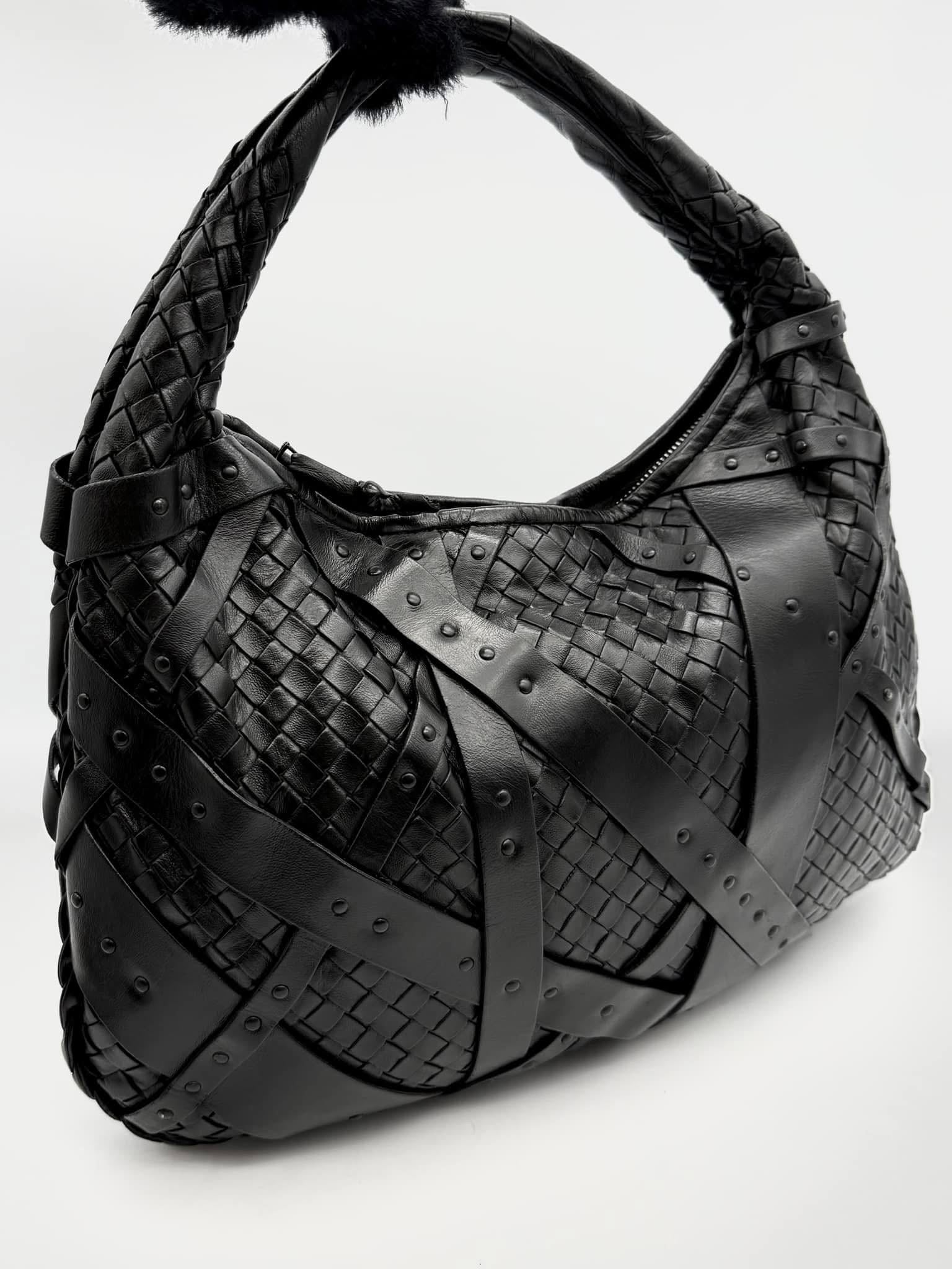 Bottega Veneta Shoulder Bag Intrecciato Leather Black